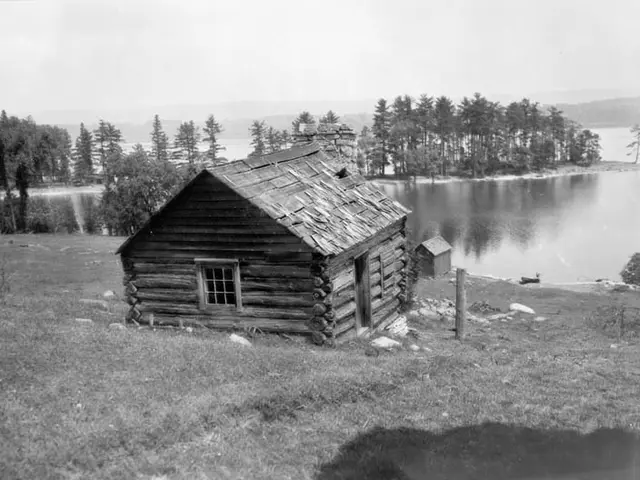 Historic Pinhey homestead building at Pinhey's Point Historic Site
