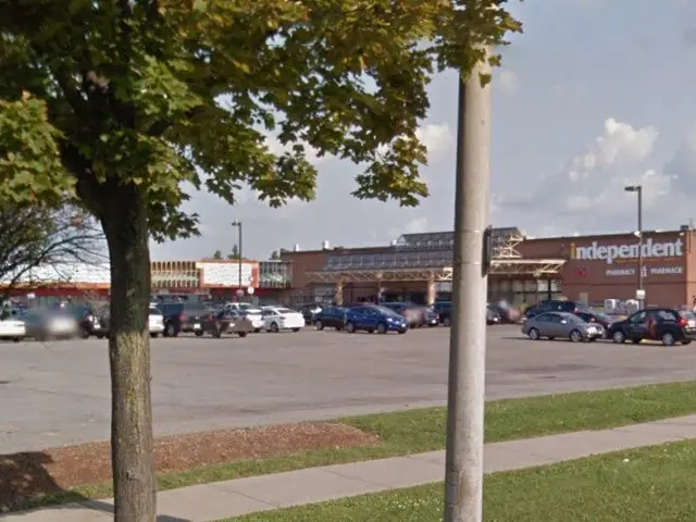 Your Independent Grocer supermarket in Orléans.