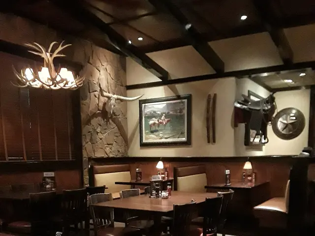 The dining room of a steakhouse restaurant in Warrenton, Virginia.