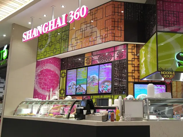 A Shanghai 360 restaurant counter at a shopping centre food court.