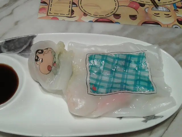 A steamed rice roll, a Cantonese dim sum dish from southern China.