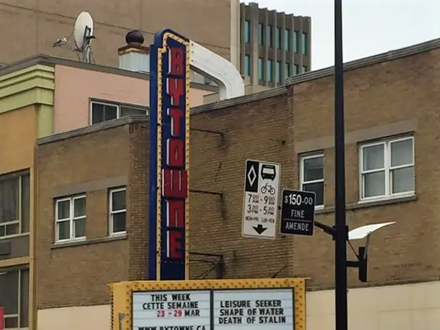 L'entrée du ByTowne Cinema à Ottawa.